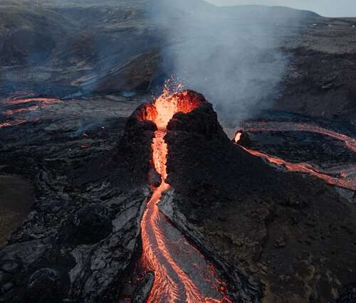 Volcán en erupción en Islandia