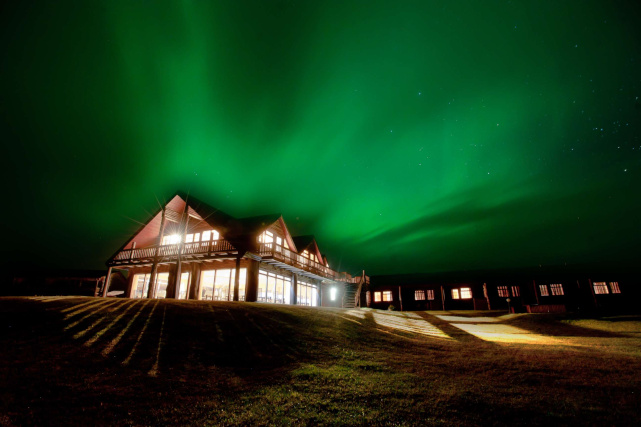 Alojamientos con encanto bajo una aurora en Islandia
