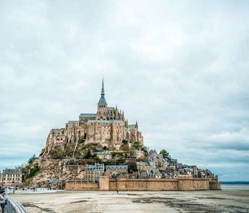 Mont Saint Michel durante una visita a Normandía