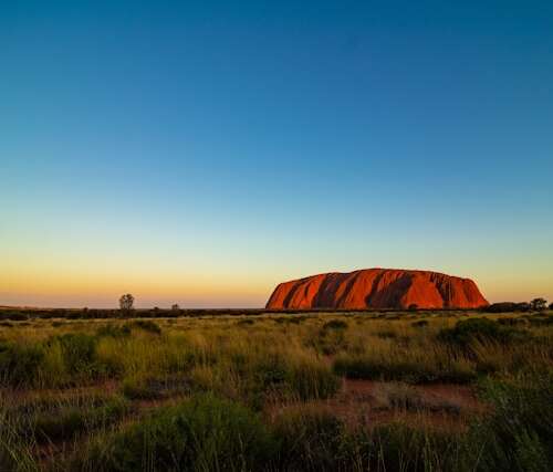 Paisaje desértico en Uluru, el outback de Australia